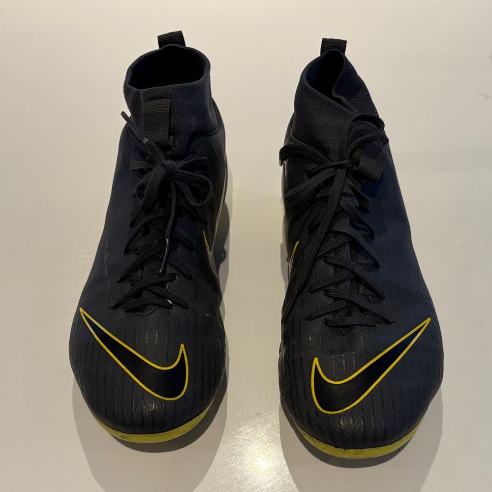 6Y Nike Mercurial Superfly 6 Academy MG soccer cleats in a dark grey and yellow
